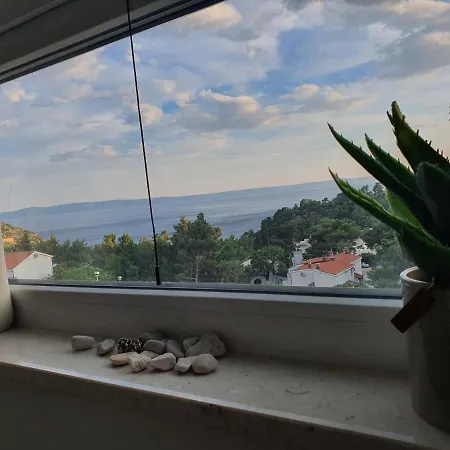 Ayan Lux * Makarska